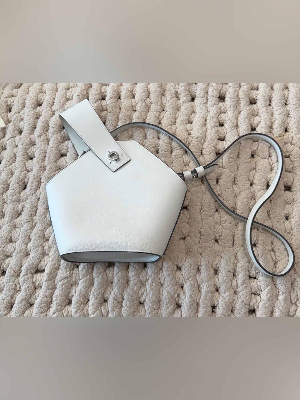 DANSE LENTE Mini Johnny Bucket Bag
Bianco - NWOT - Picture 8 of 15